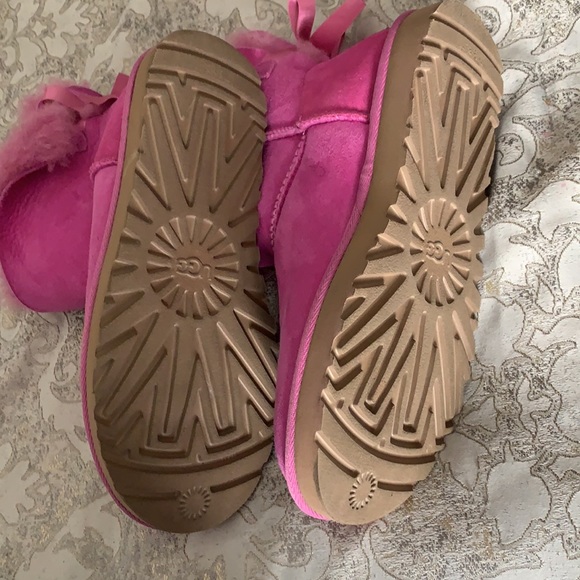SOLD ✨UGGS✨ Pinkish Purple! Gently worn💜💕 - Picture 5 of 6
